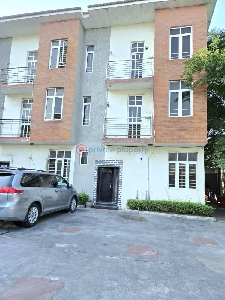 Well maintained self service 4 bedrooms - 1 4 bedroom Terraced Duplex For Rent Oniru Victoria Island Lagos - 1