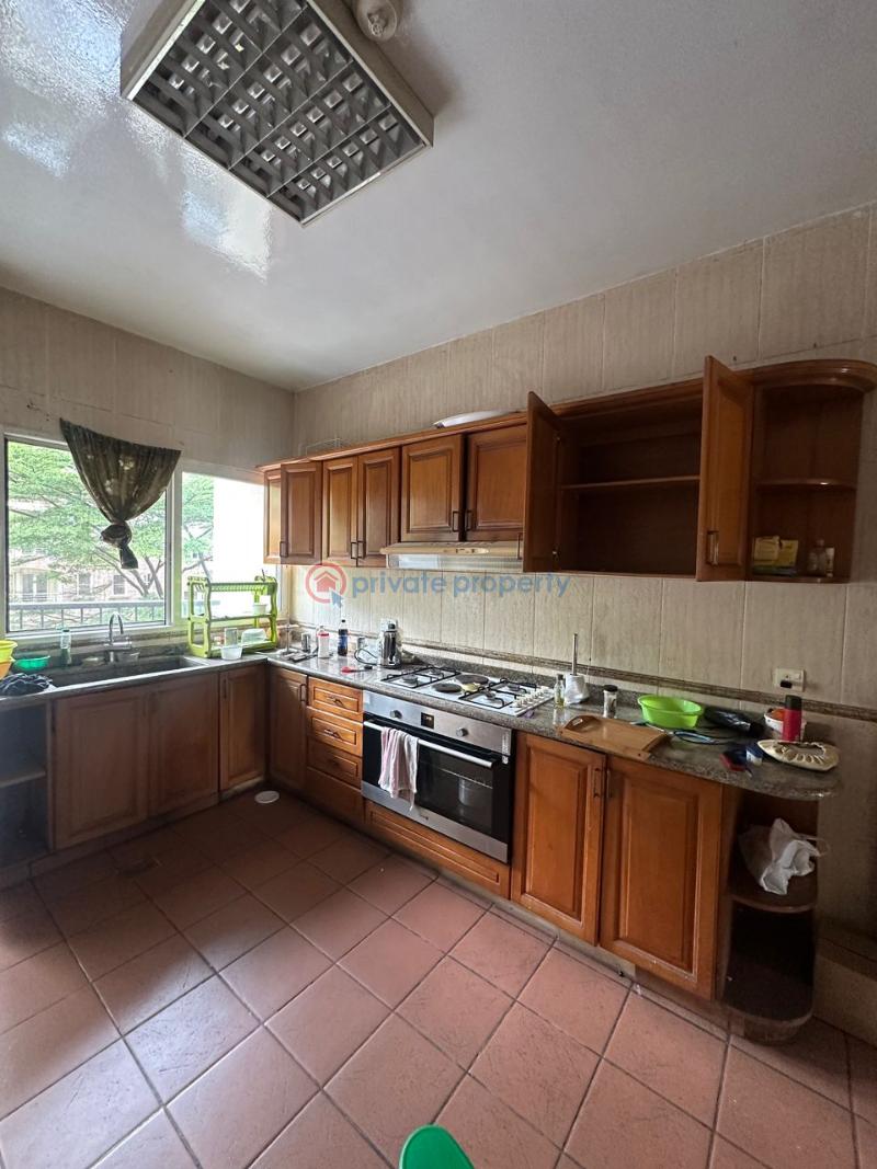 Well maintained, spacious 3 bedroom apartment on the 4th floor - 6 3 bedroom Block Of Flats For Rent Ikoyi Lagos - 6