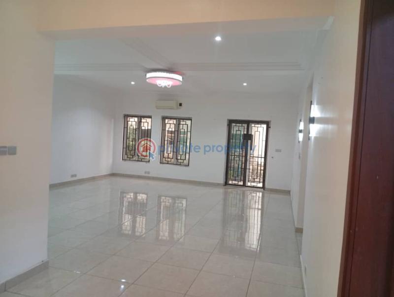 Well maintained spacious 3 bedroom apartment with ample parking space - 10 3 bedroom Block Of Flats For Rent Parkview Estate Ikoyi Lagos - 10