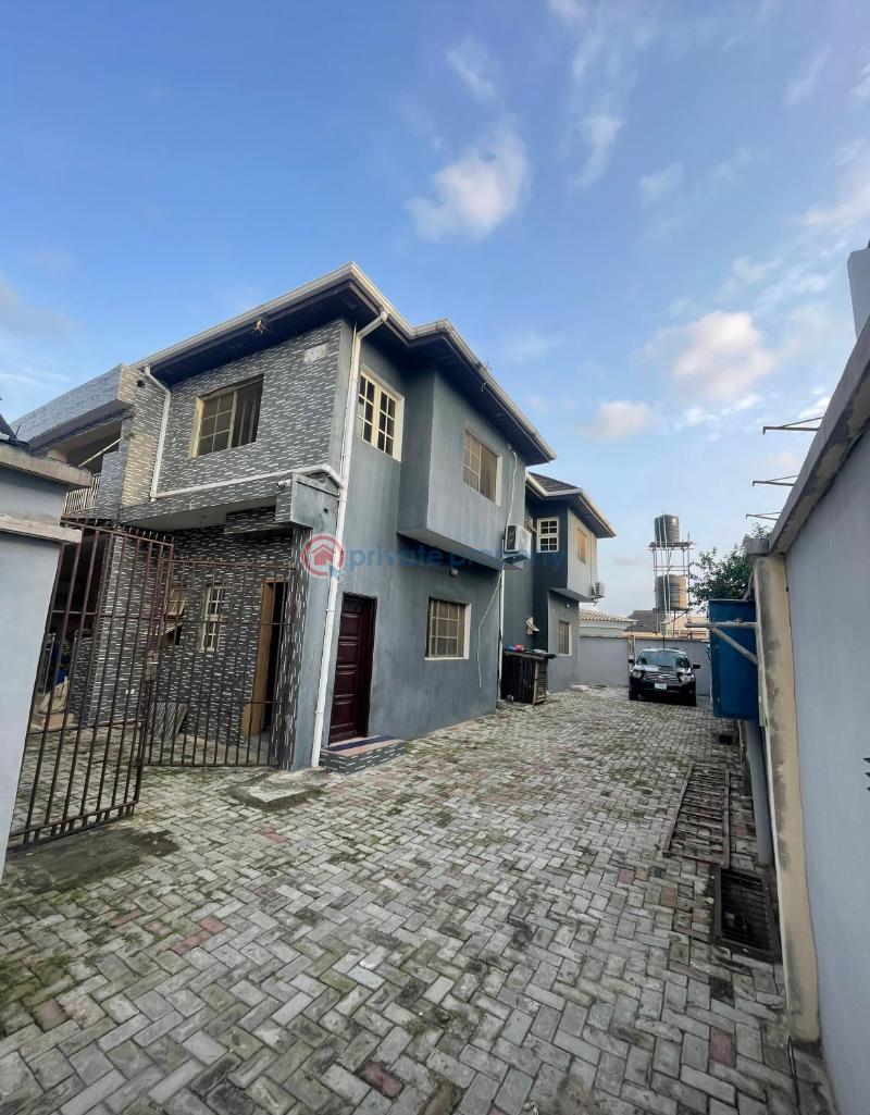 5 bedroom Detached Duplex For Sale Magodo Phase One Lagos Isheri Egbe/Idimu Lagos