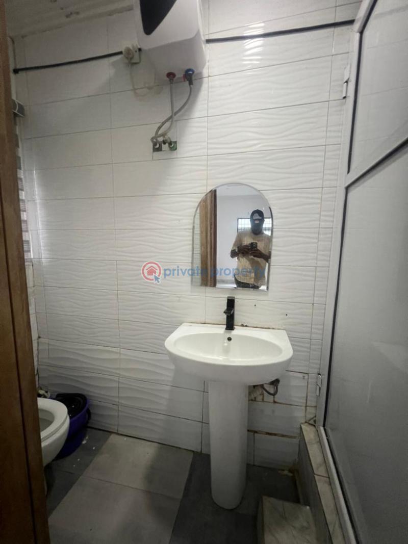 Well maintained, tastefully fully serviced 2 bedroom. - 4 2 bedroom Block Of Flats For Rent Lekki Phase 1 Lagos - 4