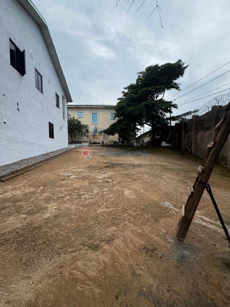 4 bedroom Semi detached Duplex For Rent Wuse II Abuja Phase 1  - 10