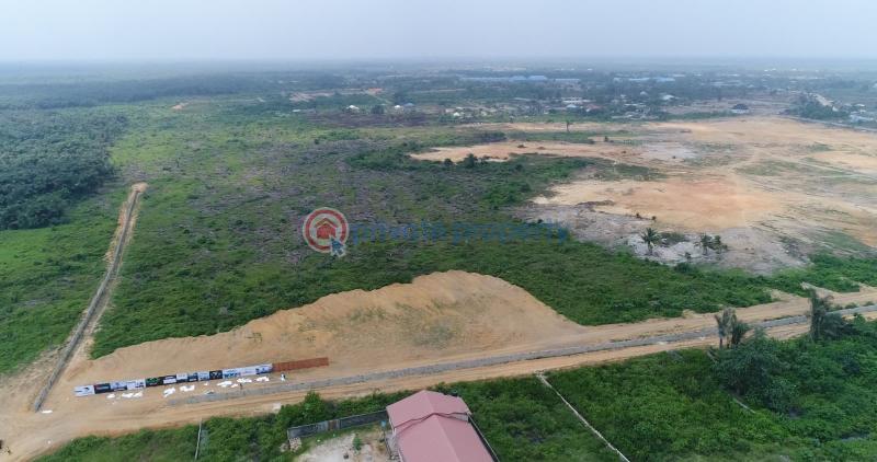 Commercial Land For Sale Eagle City Estate Directly Facing The Major Road With Beautiful Landmarks And Amenities Ibeju-Lekki Lagos - 0