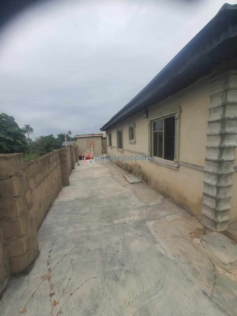 3 bedroom Bungalow For Sale Ondo Town Ondo East  - 2
