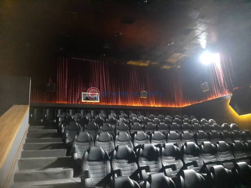 Mall/Complex/Plaza For Sale County Estate Lekki Expressway Lagos - 11