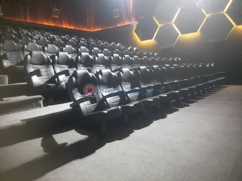 Mall/Complex/Plaza For Sale County Estate Lekki Expressway Lagos - 9