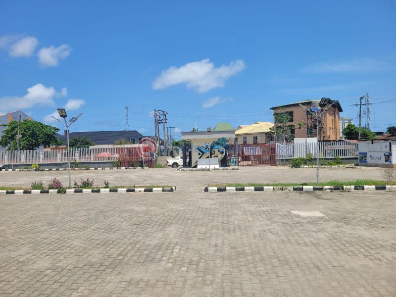 Mall/Complex/Plaza For Sale County Estate Lekki Expressway Lagos - 23