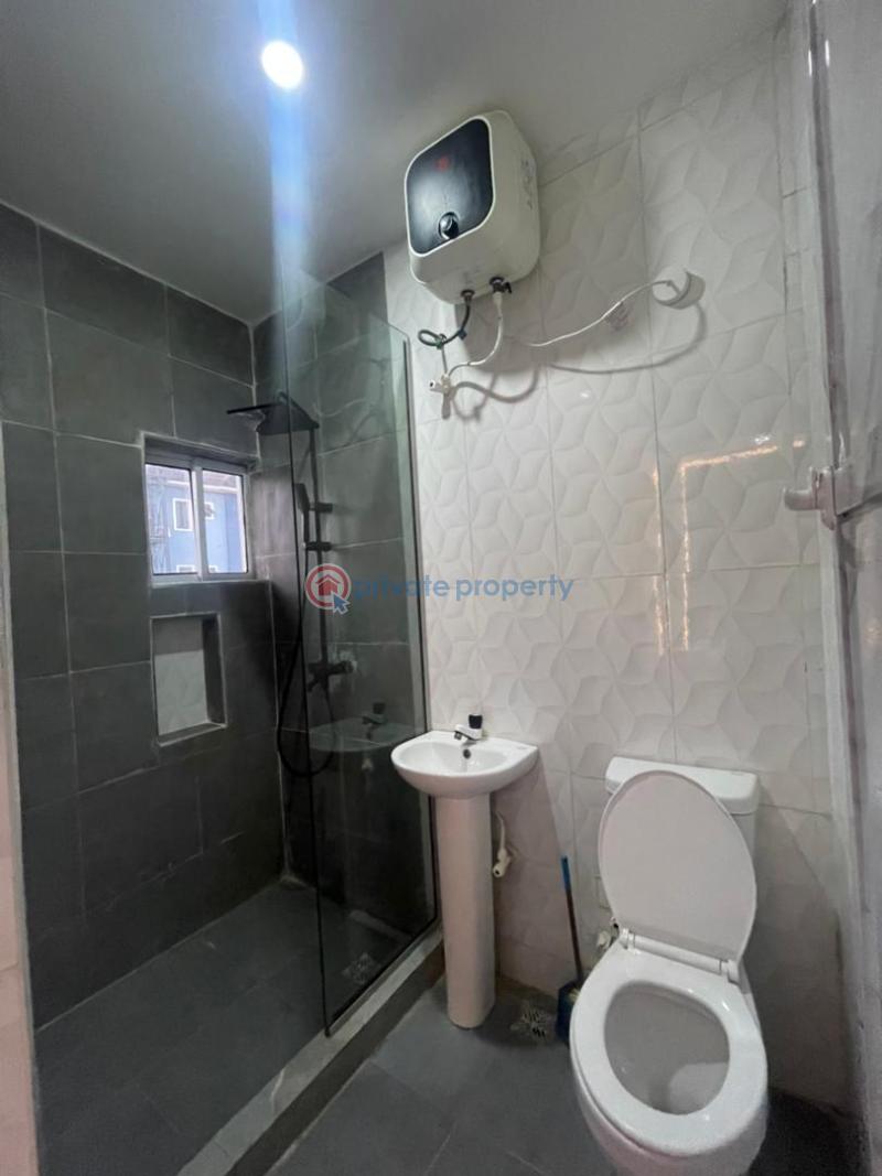1 bedroom House Short let 19c Eyiwauwi Street Off Fadipe Street Shomolu Lagos - 2