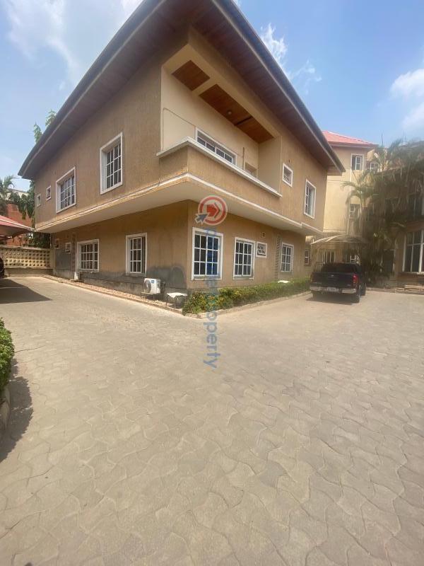 3 bedroom Block Of Flats For Rent Wuse II Abuja Phase 1  - 0