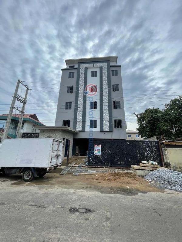Tastefully finished  3 bedroom apartment unit for sale @ alagomeji, yaba. - 0 3 bedroom Block Of Flats For Sale Alagomeji Yaba Lagos - 0