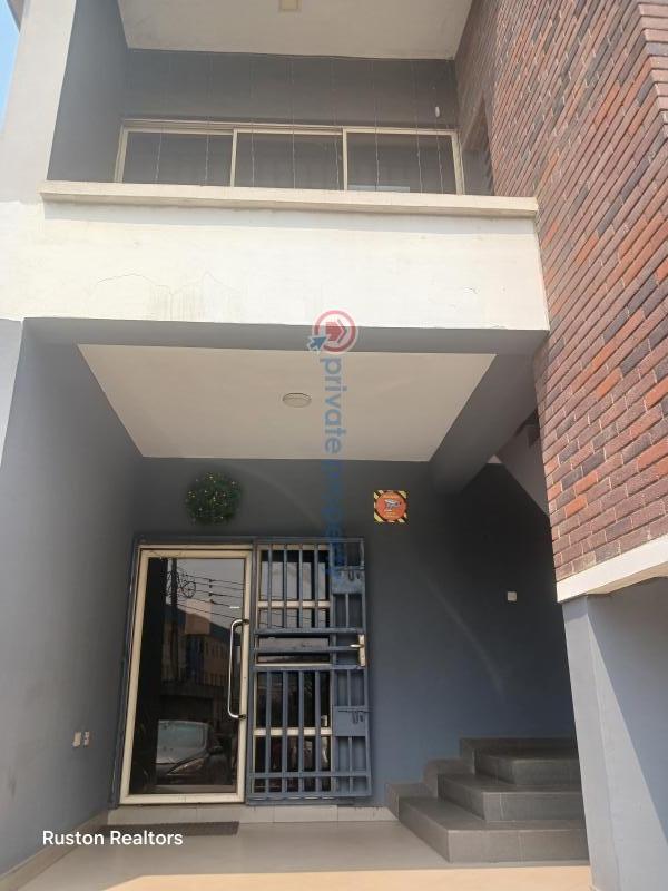 6 bedroom Office For Sale Mokola Road Ibadan Oyo - 1