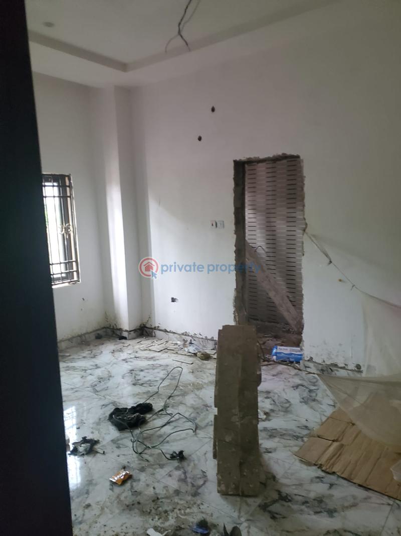 3 bedroom Block Of Flats For Rent Onike Yaba Lagos - 2
