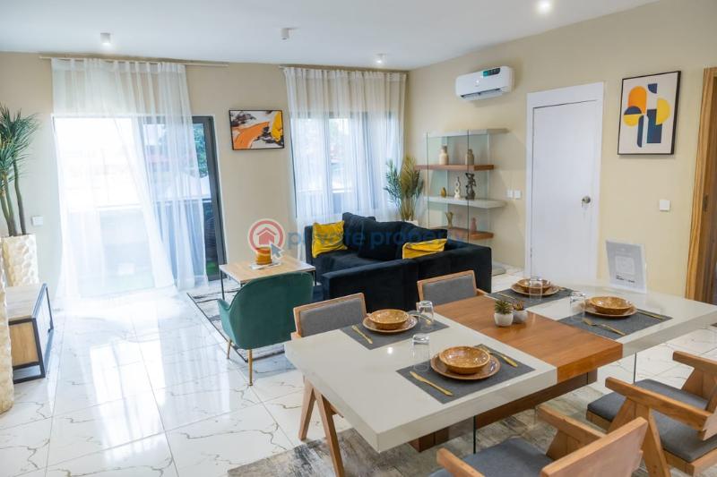 3 bedroom Block Of Flats For Sale Ogunlana Surulere Lagos - 2