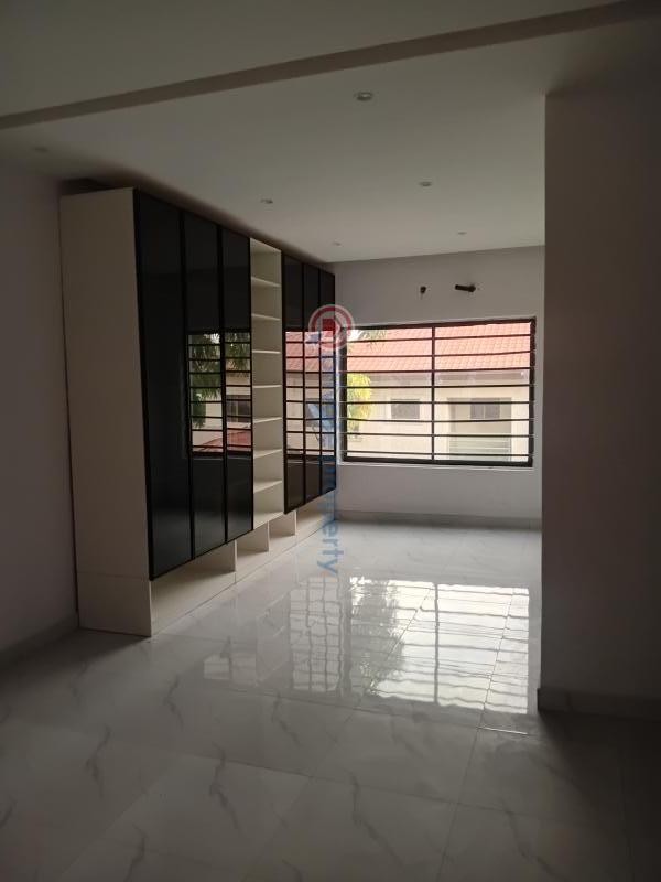 2 bedroom Block Of Flats For Sale Lekki Phase 1 Lagos - 3