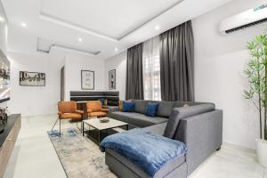 2 bedroom Block Of Flats For Rent By Enyo Filling Station Ikate Elegushi Lekki Lagos
