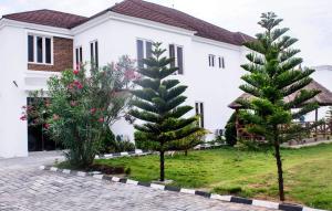 1 bedroom Flat & Apartment Short let By Alperton Estate Osapa London Lekki Lagos