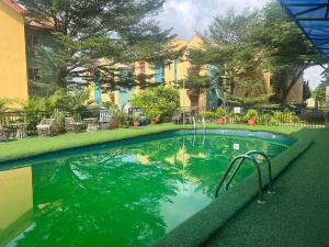 2 bedroom Flat & Apartment For Sale Jembewon Road, Onireke Area Ibadan Oyo