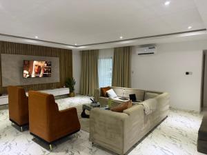 2 bedroom Block Of Flats For Rent Lekki Phase 1 (off Admiralty) Lekki Phase 1 Lagos