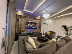 2 bedroom Block Of Flats Short let Ikate Lekki Lagos