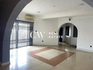 3 bedroom Flat & Apartment For Rent Ikoyi Lagos