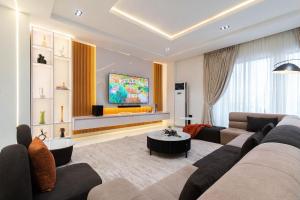 3 bedroom Block Of Flats Short let Lekki Phase 1 Lagos