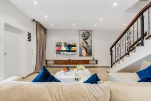 3 bedroom Block Of Flats Short let Lekki Phase 1 Lagos