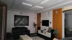 3 bedroom Block Of Flats For Rent Omi Apata Apata Ibadan Oyo