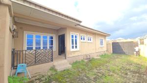 3 bedroom Semi detached Bungalow For Sale Temidire Estate, Ologuneru Area, Off Eleyele–ologuneru Road, Ibadan. Eleyele Ibadan Oyo