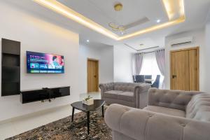 3 bedroom Block Of Flats Short let 29 Ayinke George Street, Ikate, Lekki Lagos. Nicon Town Lekki Lagos