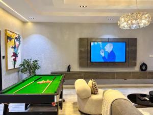 3 bedroom Block Of Flats Short let Lekki Phase 1 Lagos