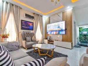 3 bedroom Flat & Apartment Short let Ikota Lekki Lagos 3 bedroom Flat & Apartment Short let Ikota Lekki Lagos