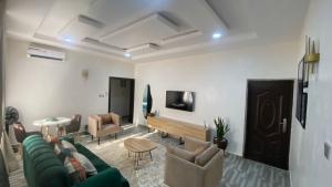 3 bedroom Flat & Apartment Short let Surulere Lagos