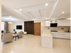 3 bedroom Studio Apartment Short let Langtang North Plateau
