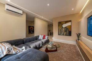 3 bedroom Flat & Apartment Short let Lekki Phase 1 Lagos