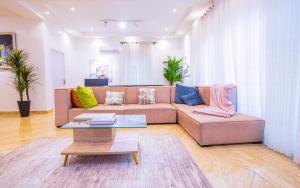 3 bedroom Flat & Apartment Short let Parkview Estate Ikoyi Lagos