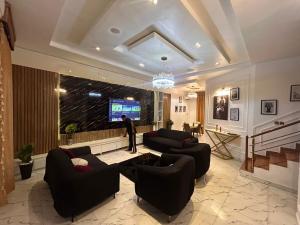 4 bedroom Block Of Flats Short let Brownstone Estate Ikate Elegushi Lekki Lagos