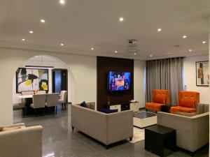Flat & Apartment Short let Lekki Phase 1 Lagos