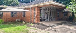 4 bedroom Bungalow For Sale Kobiowu Crescent, Iyaganku G Ra Ibadan Oyo