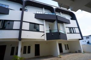 4 bedroom Townhouse For Sale Lekki Phase 2 Lagos