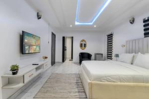 4 bedroom Terraced Duplex Short let Lekki Phase 1 Lagos