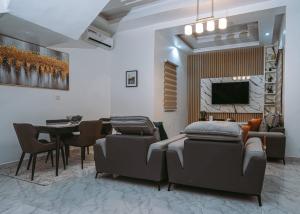 4 bedroom Flat & Apartment Short let Allen Avenue Ikeja Lagos 4 bedroom Flat & Apartment Short let Allen Avenue Ikeja Lagos