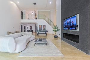 4 bedroom Flat & Apartment Short let Ikoyi Lagos