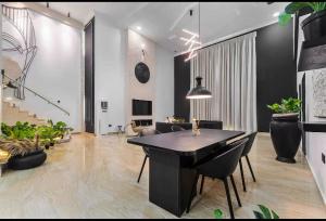 4 bedroom Flat & Apartment Short let Ikoyi Lagos