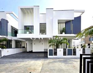 5 bedroom House For Sale Lekki Lagos