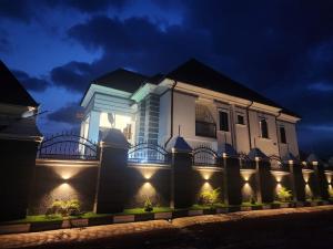 7 bedroom Duplex For Sale Eneme Enugu Area 