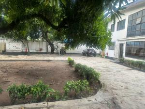 Land For Sale Ladipo Bateye Street Ikeja GRA Lagos