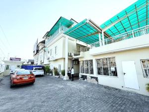 10 bedroom Hotel For Rent Lekki Phase 1 Lagos