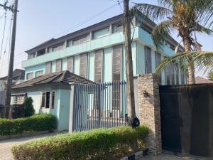 6 bedroom Workstation For Rent Lekki Phase 1 Lagos