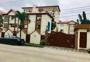 10 bedroom Hotel For Sale Waziri Ibrahim Victoria Island Lagos 10 bedroom Hotel For Sale Waziri Ibrahim Victoria Island Lagos