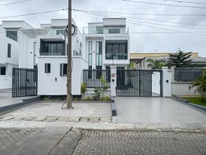 5 bedroom Detached Duplex For Sale Off Admiralty Road Lekki Phase 1 Lagos